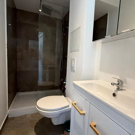 18m Renove Rdc Proche Commerces & Bus Apartman